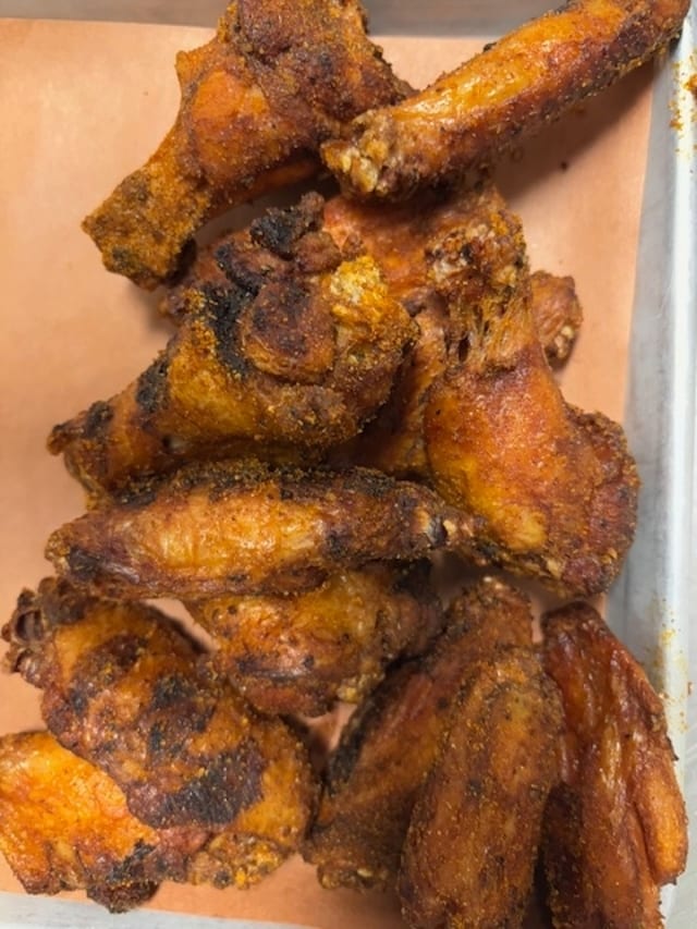 12 Smoked Wings.